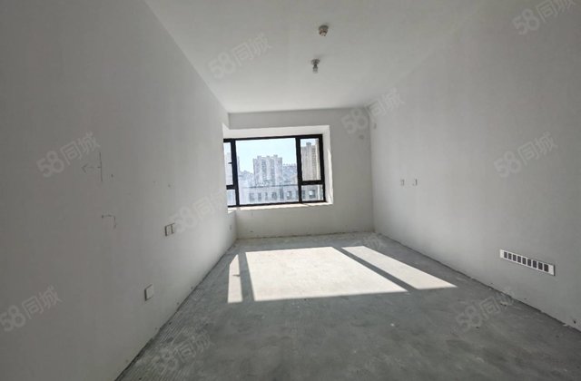 新出急售，一实验，城市芳华兰园送车位储藏室