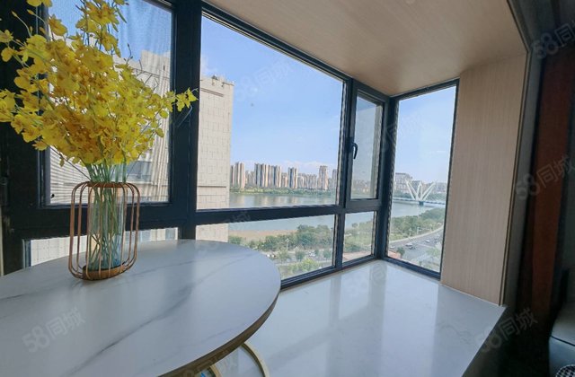 莲湖新城，昌润莲城，小高层，东边户，精装修，送车位储藏室