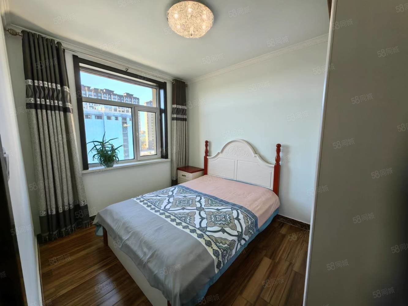 东方国际3室2厅1卫121㎡南北51.5万