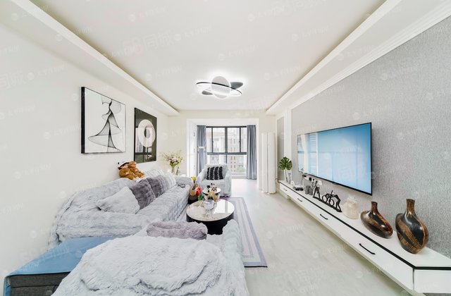 绿地崴廉公寓2室2厅97㎡355万二手房图片