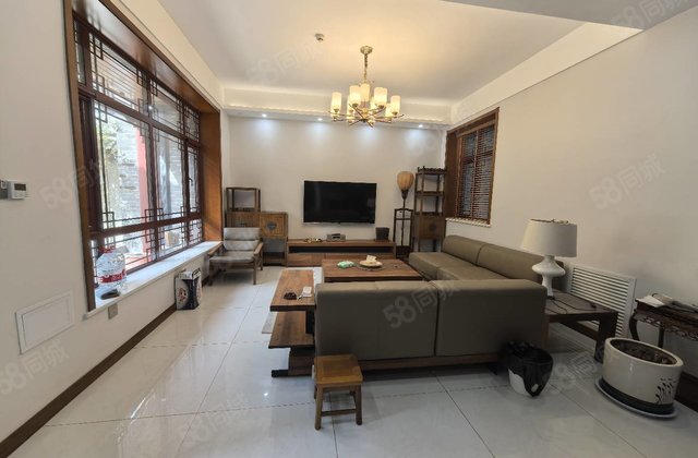 东昌  ！小户型别墅！可拎包入住！精装修未住！出行方便！