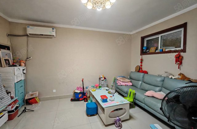 巡防大队家属院 精装三室 户型方正 带储藏室