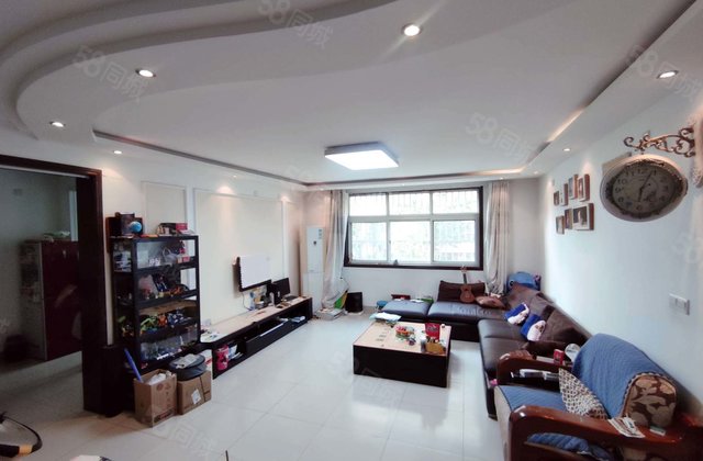 汇金街富贵花园孝心一楼双卫