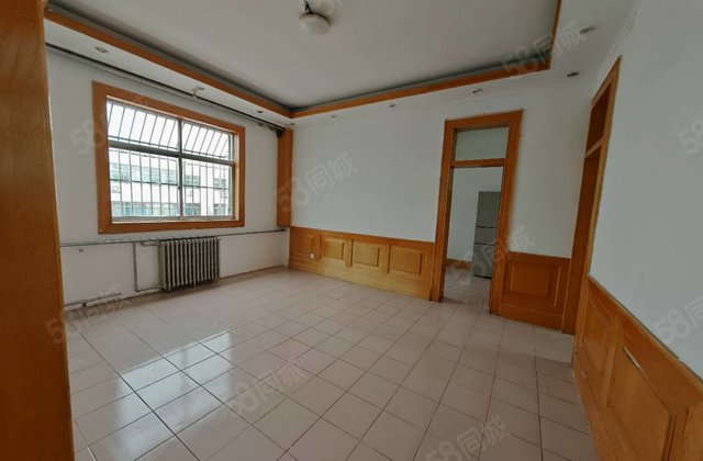 市中心，东昌本部，北顺，三室朝阳户型，停车方便，随时看房