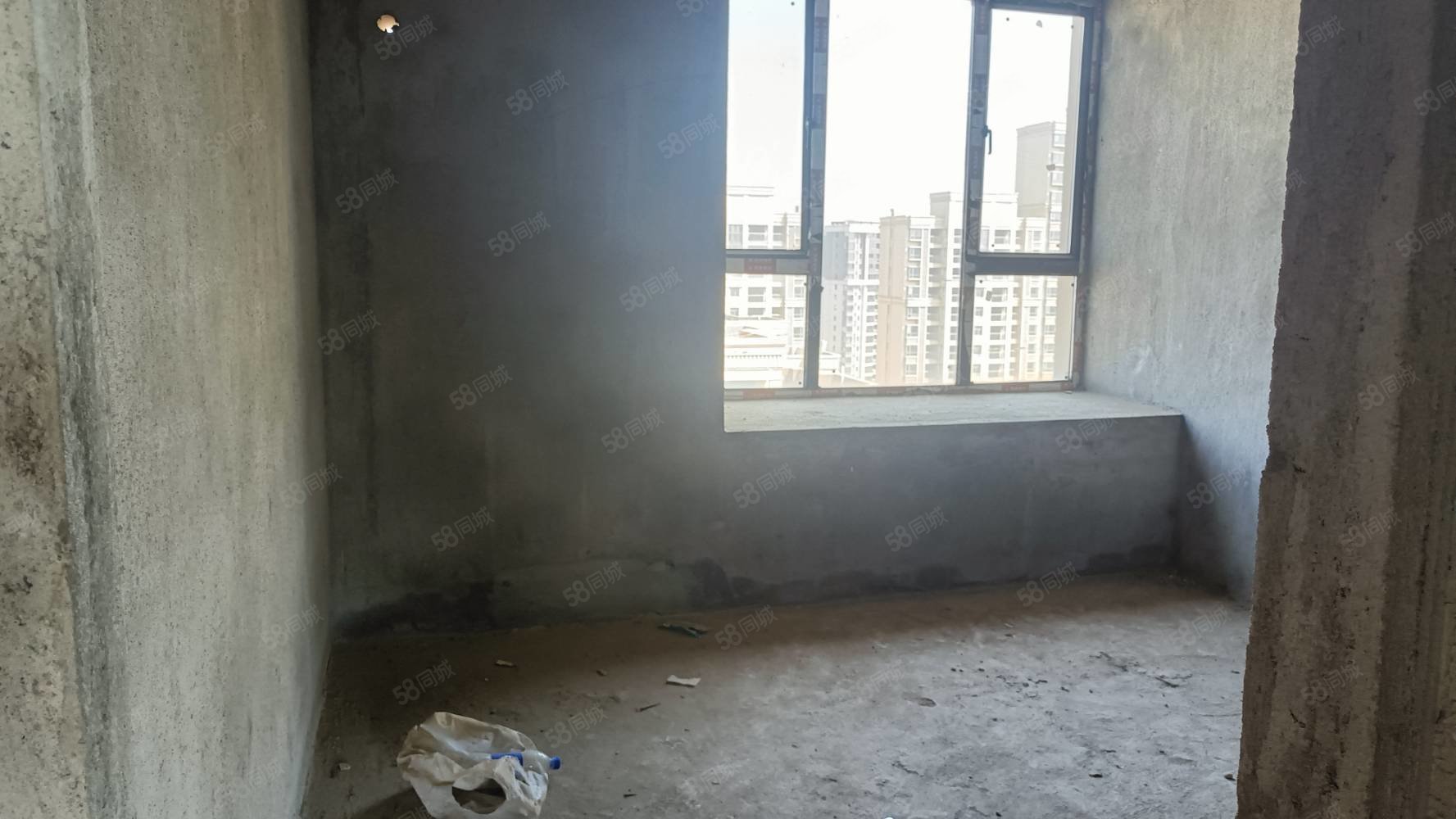 滨江学苑3室2厅2卫121㎡南北79.8万