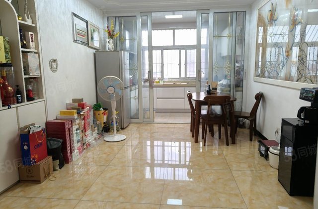 文轩八中 外国语旁 广电小区精装三室地暖房 南北通透可按揭