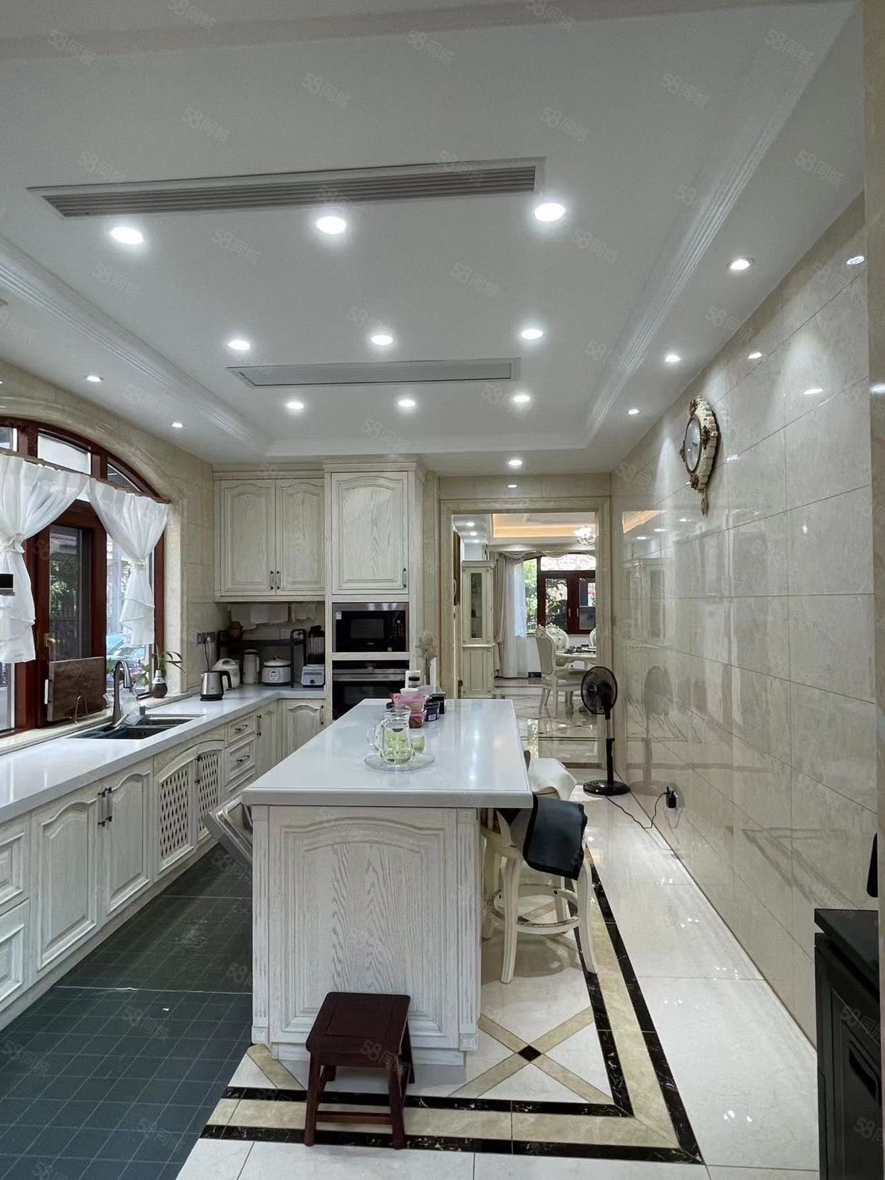 皇玛花园6室3厅7卫500㎡南1300万