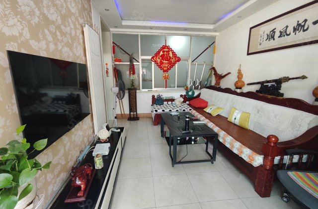 东昌中学 单价六千多 步梯三楼 全明户型 育新街 随时看房