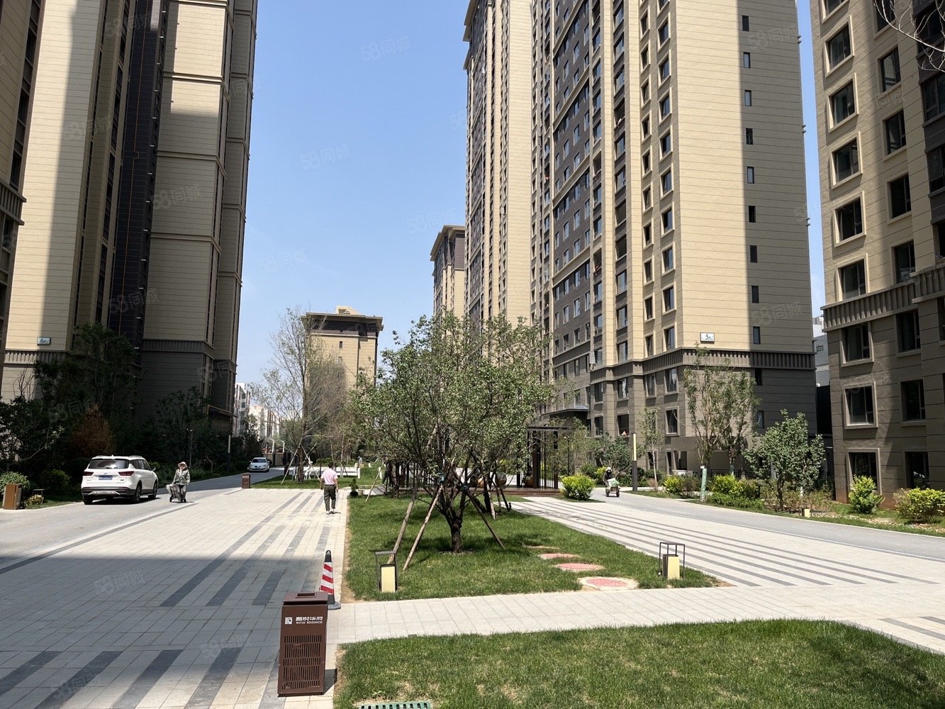 城东八一路翠雍天地九合院旁吾悦华府三室两厅全天采光随时看房