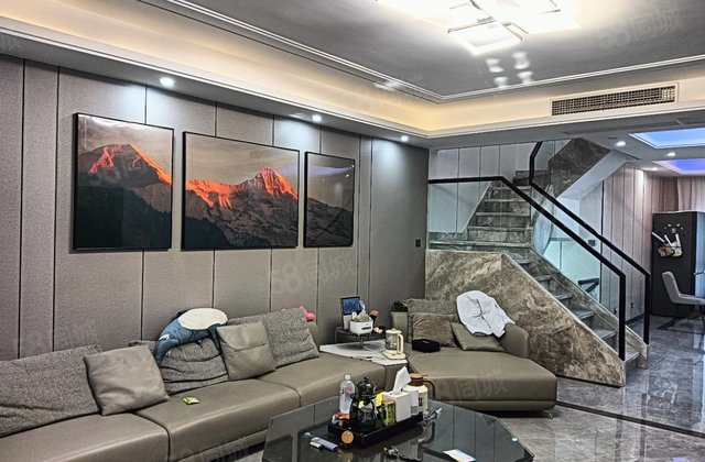 英伦花园 叠拼别墅  12下沉  336平 带车位带院子