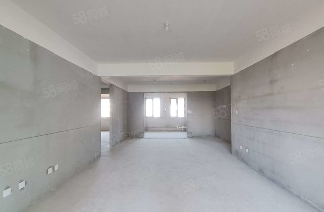 泰和花园  电梯洋房  走一手 总高6层 市医院南邻三中市场