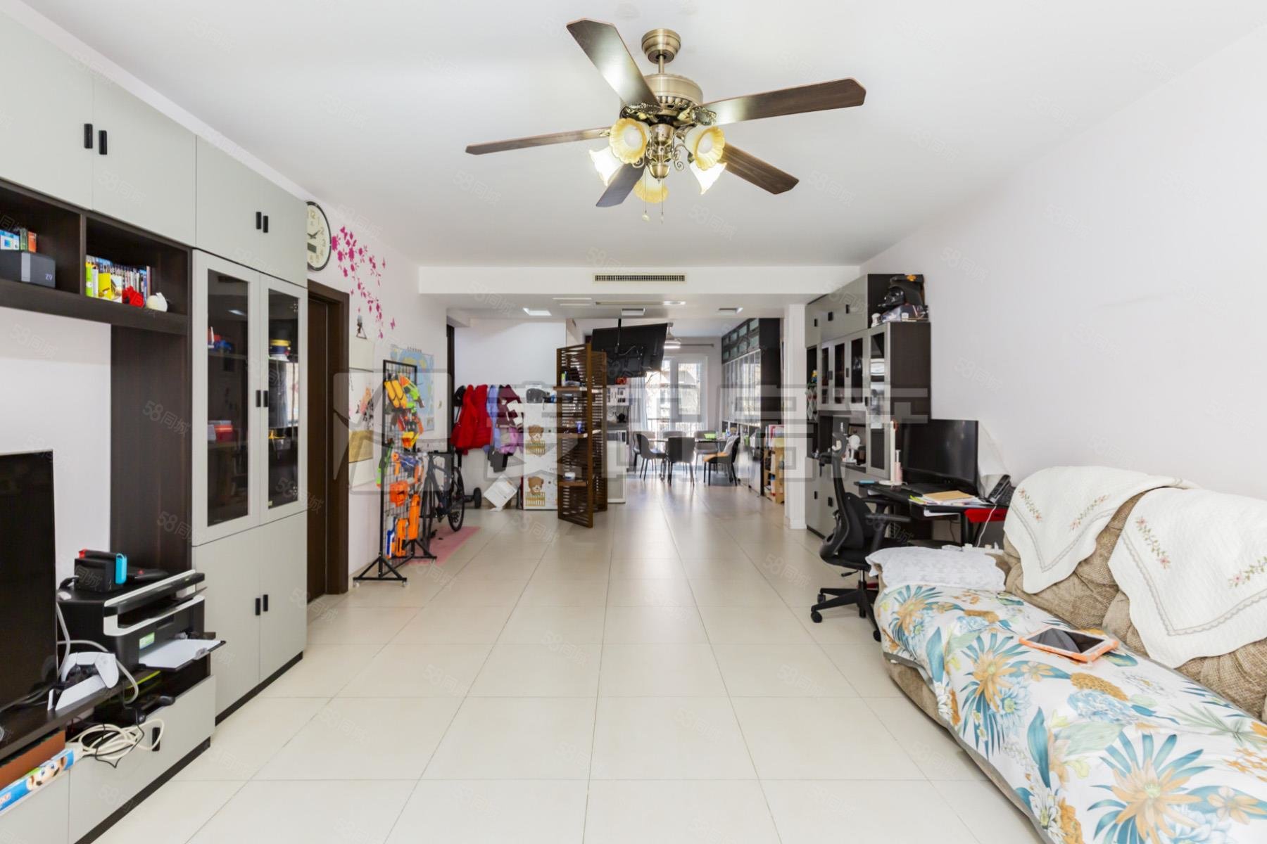 澳林觀邸3室2廳2衛(wèi)168.62㎡南北1630萬