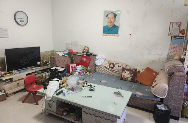 香江附近电梯新房可做三室，免大税房东急售