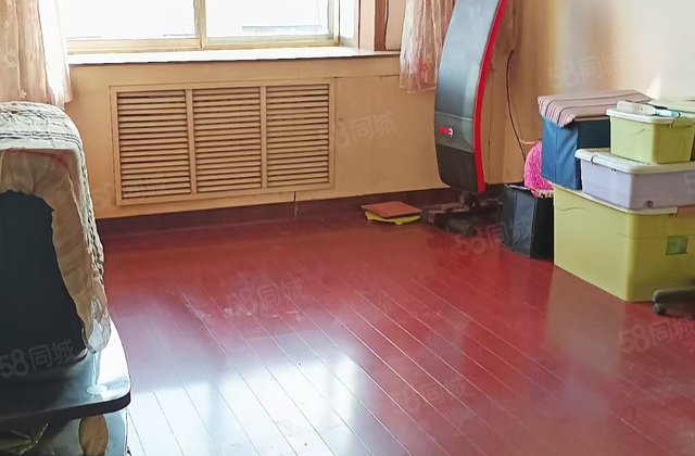 小三房 医疗配套成熟 成熟商圈，送地下室，房东直卖价格可议