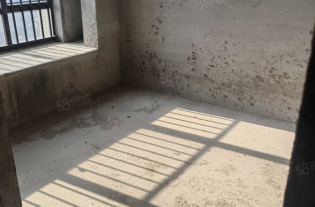 海景明珠新城4室2厅165.88㎡95万二手房图片