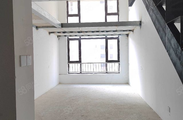 莲湖湾！阳面！走一手！诚心出售！随时看房！买一层得两层