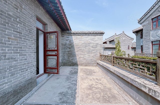 急售 证上面积385平 前后带院 带侧院  东昌