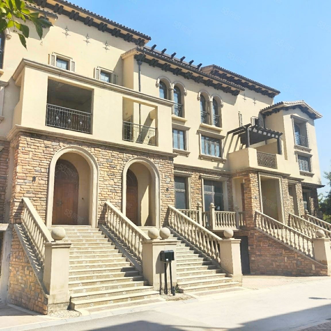 长风东街绿地山鼎庄园400平联排别墅把边户本满二,绿地山鼎庄园-太原