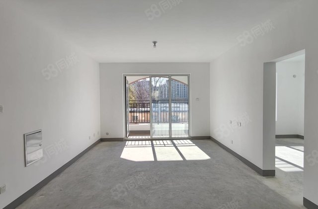 江北水镇小洋房！总高6层，元宝户型南北通透， 前排无遮挡