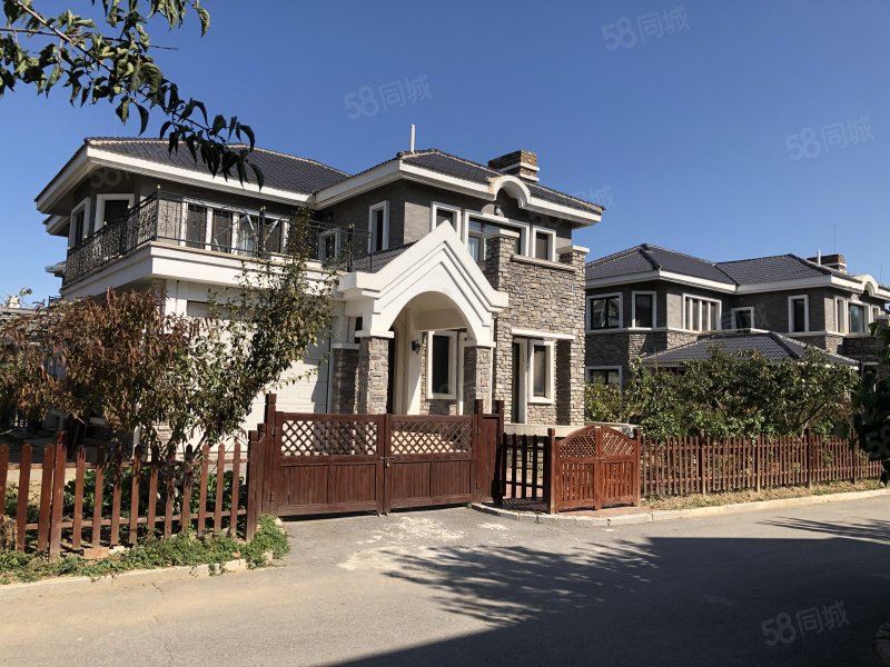 紧按着通州独栋别墅,院子500多平,首付300,全款还能商量