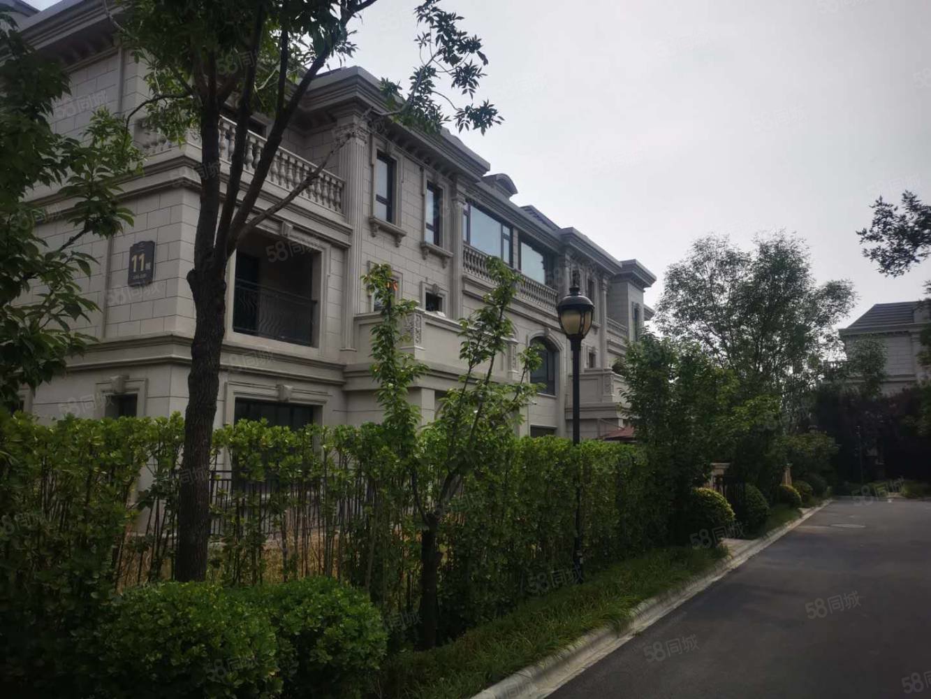 阳光城花满墅3室2厅3卫165㎡南北173万