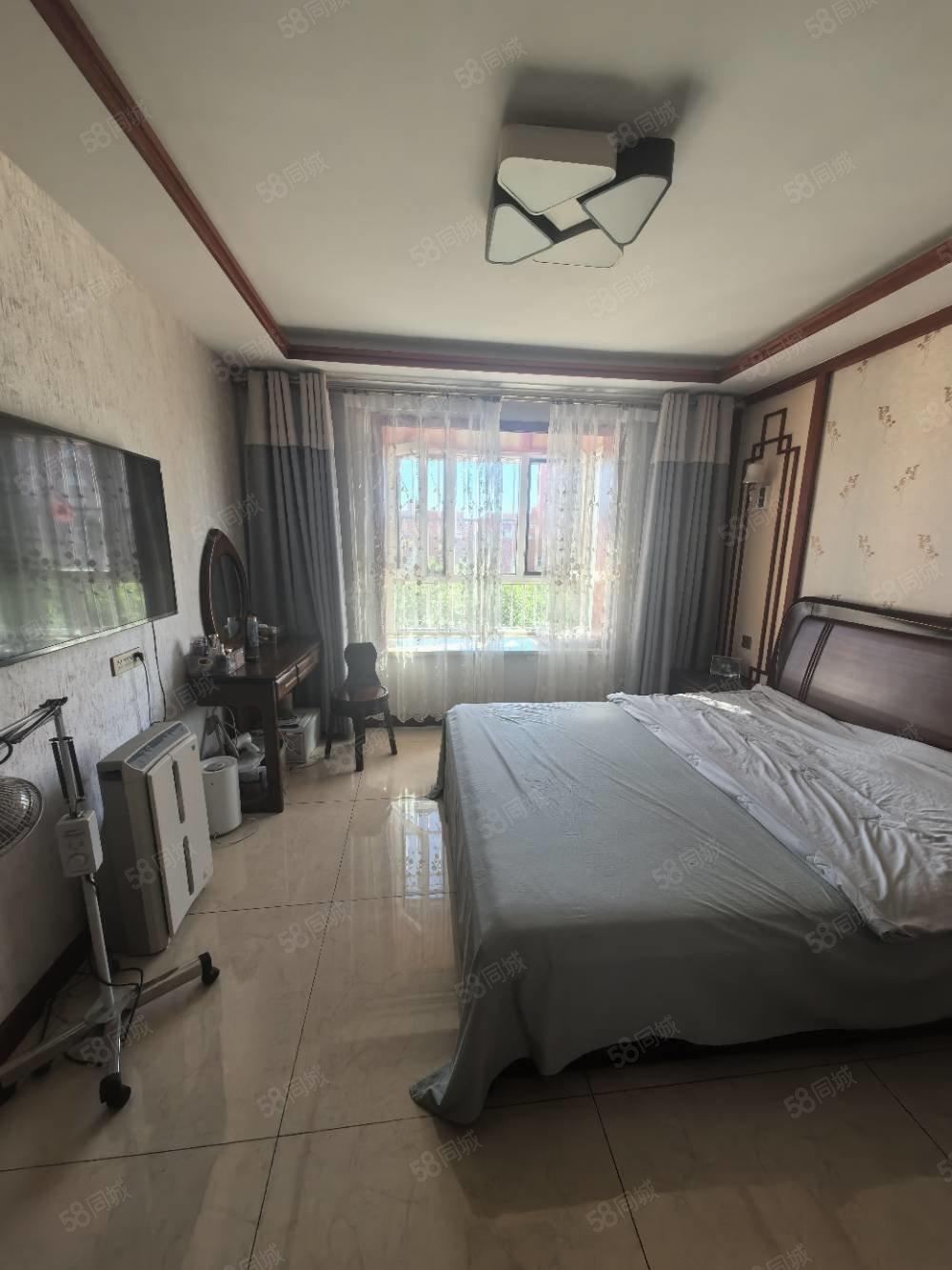 青湖铭城3室2厅2卫150㎡南北65万