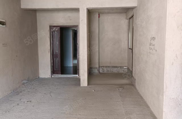 梵山睿峰2室1厅83.57㎡28.8万二手房图片