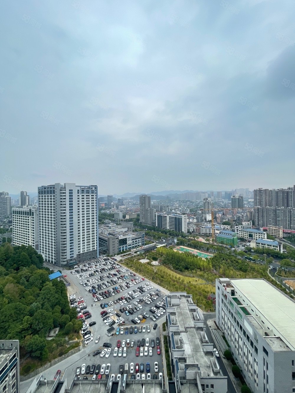 【10图】乾州世纪广场州医院旁,中等装修三房,价格美丽随时看房,利贞