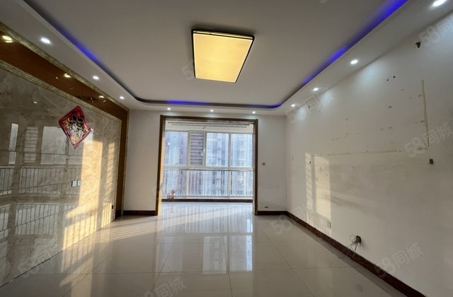 急售赠送储！二中旁！书香东郡！三叶草户型！免大税