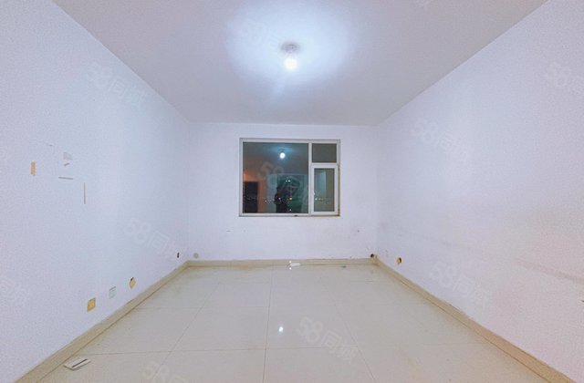 万豪     三叶草户型  电梯房三室，房东急售