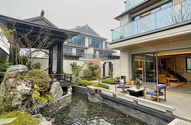 新希望锦官府5室2厅144㎡375万二手房图片