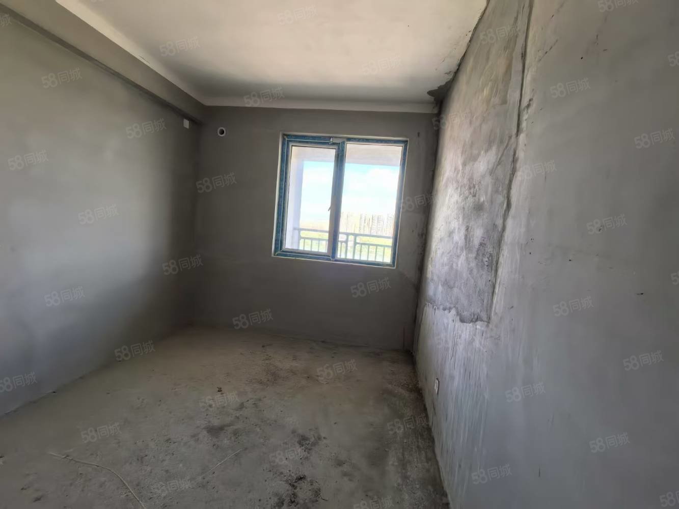 合景泰富云湖天镜3室2厅2卫110㎡南北76万