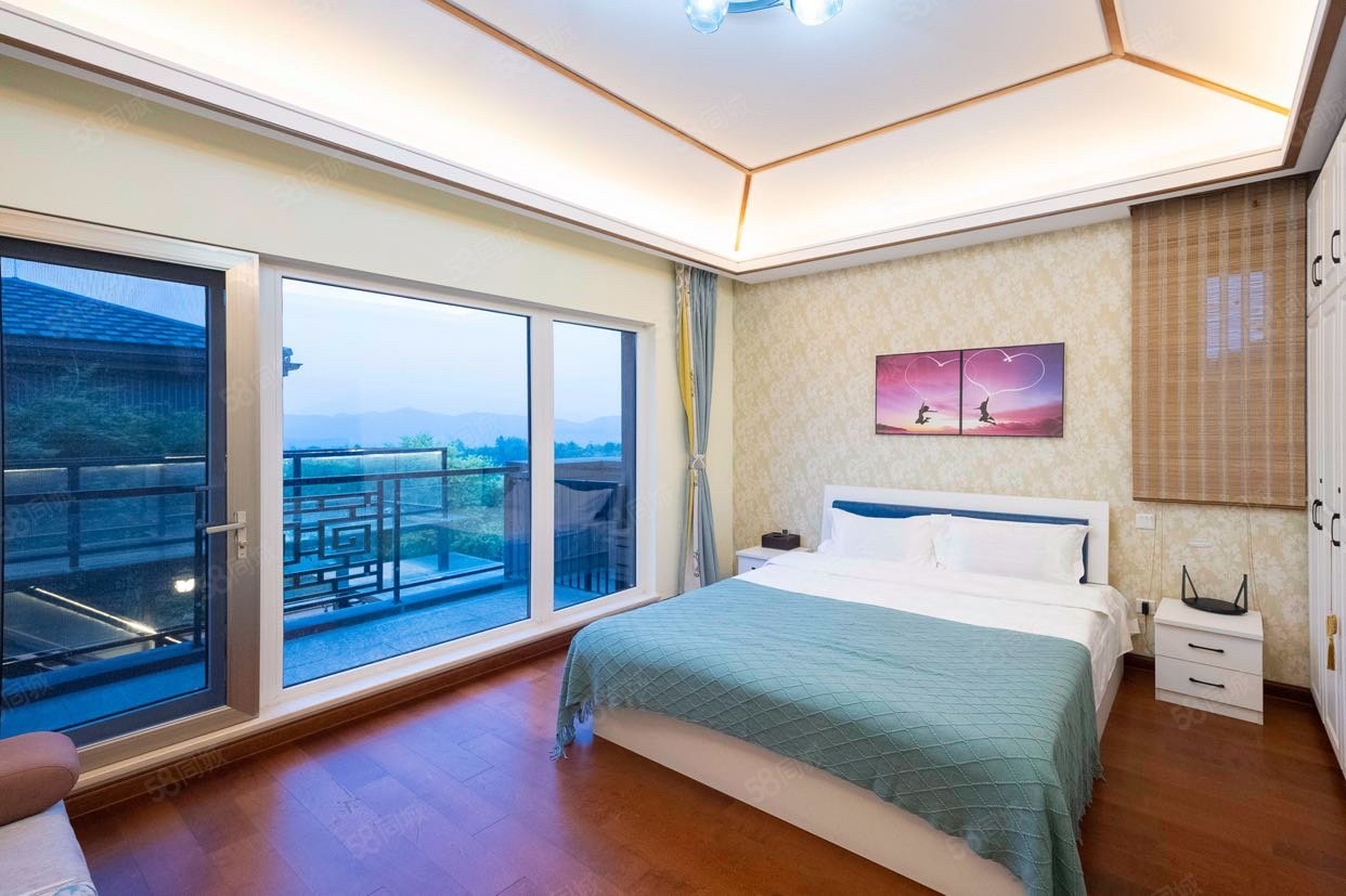 龍湖長城源著(三期)3室1廳2衛(wèi)121.33㎡南240萬