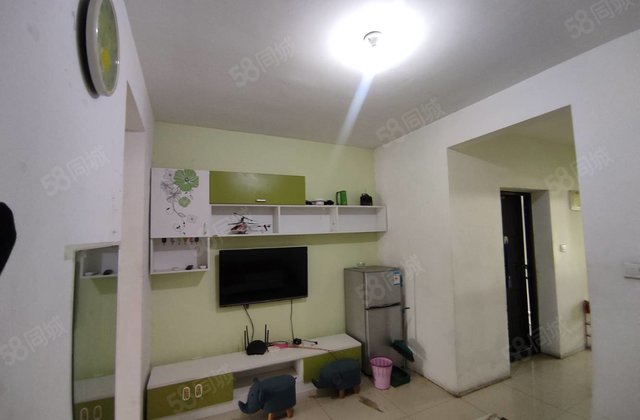 急售！送大车库，老一中文轩一墙之隔，南北通透温馨两居可按揭