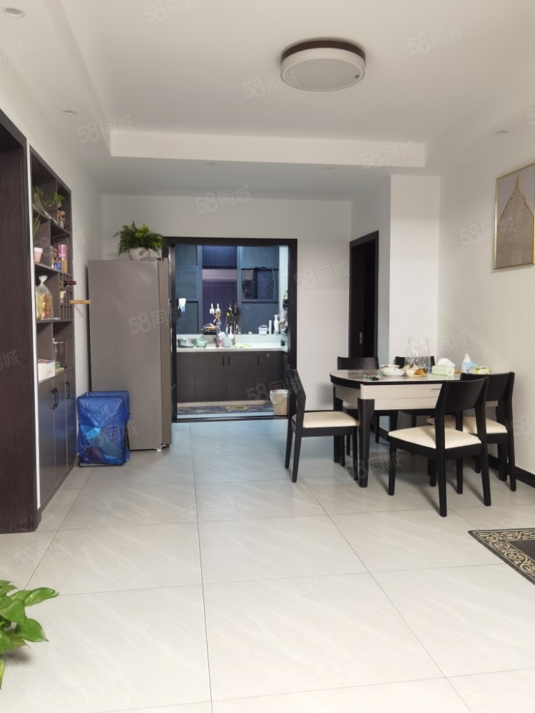 万固誉江南小区3室2厅2卫113.3㎡南160万