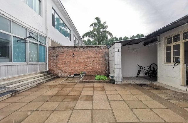 徒骇河畔 文苑二中单位家属院 联排别墅 上下两层 带大院子