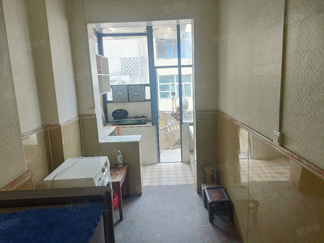 轮胎东村1室1厅1卫32㎡东9.9万