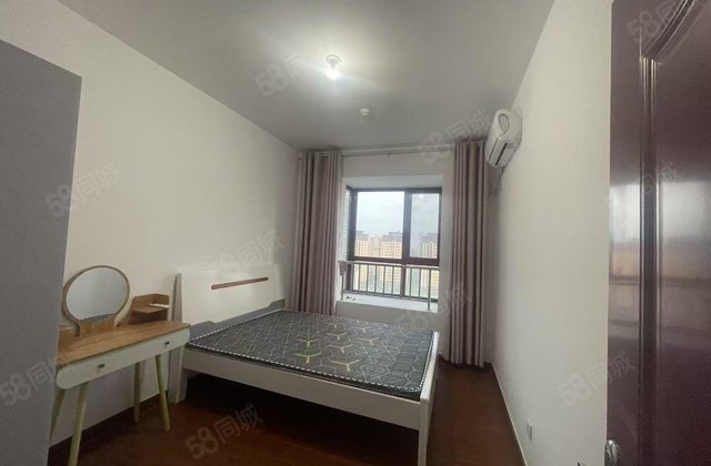 区政府，  实验，时代中通豪园，免大税，送储藏室，可按揭