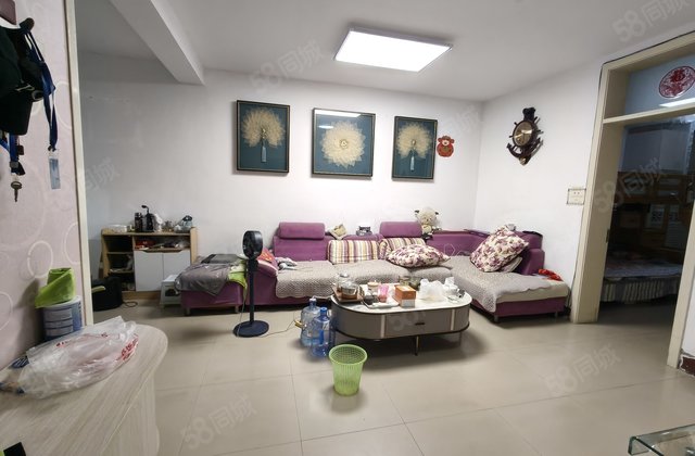 万达东临 金丰苑 一楼带院 两室隔三室  送储 可按揭