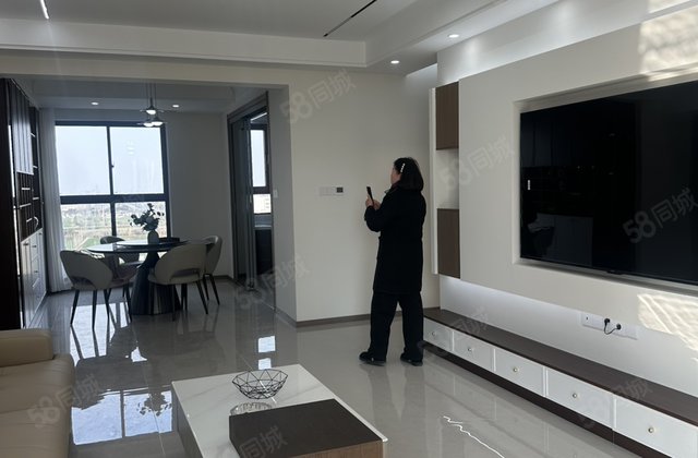 保华君庭4室2厅148㎡95.8万二手房图片