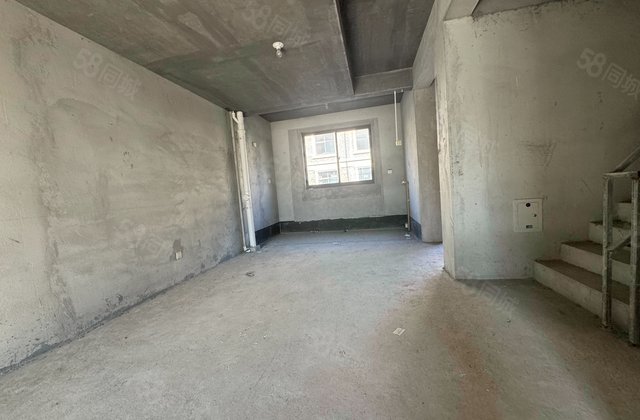 碧水豪庭5室3厅279㎡185.8万二手房图片