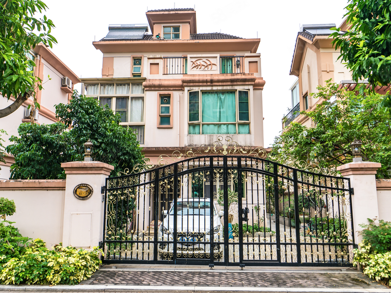 碧堤湾畔,小高层,送家私家电.看房方便