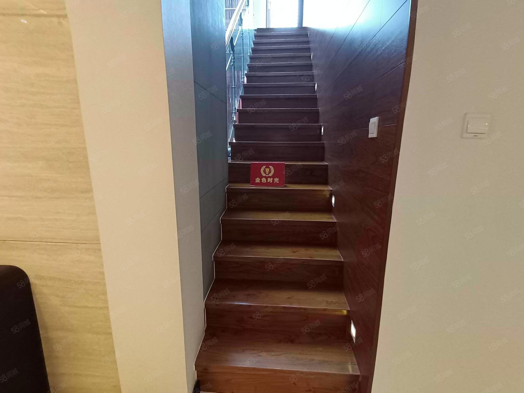 亞瀾灣(別墅)6室4廳3衛(wèi)449.49㎡南北1199萬