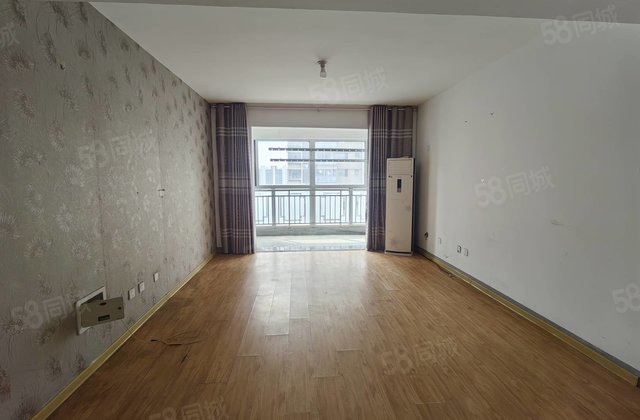 新东方龙湾商品房，两梯三户，带车位，免大税，三室两厅