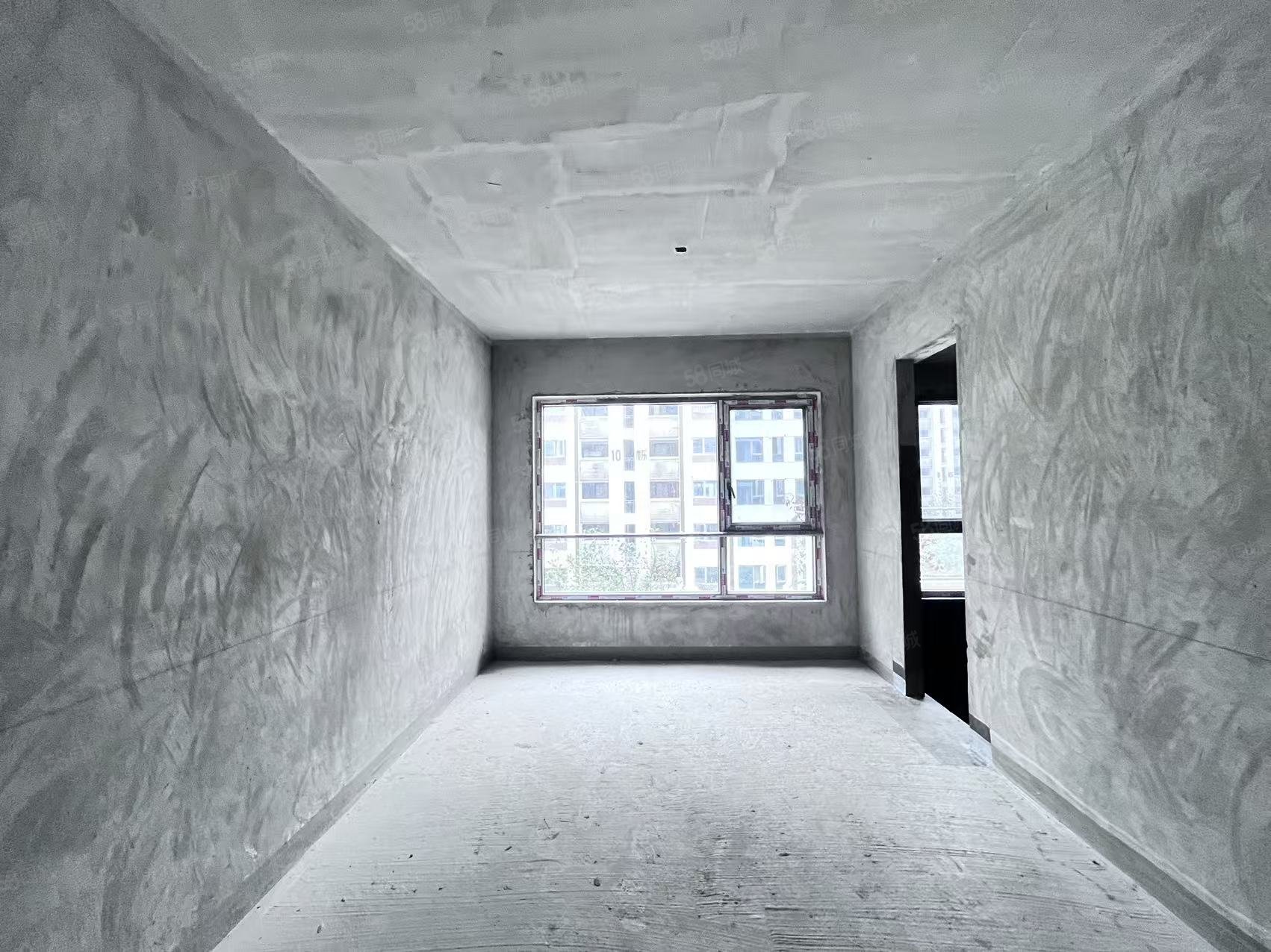 国瑞麓林府4室2厅3卫143㎡南北125万