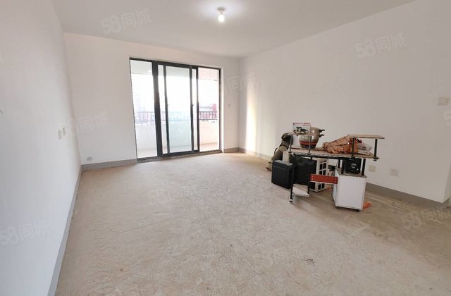 新房现房未住！徒骇河旁！三室两厅两卫！南北通透！送车位送储藏