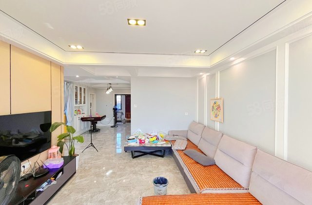 艾美潇湘4室2厅140.23㎡72万二手房图片