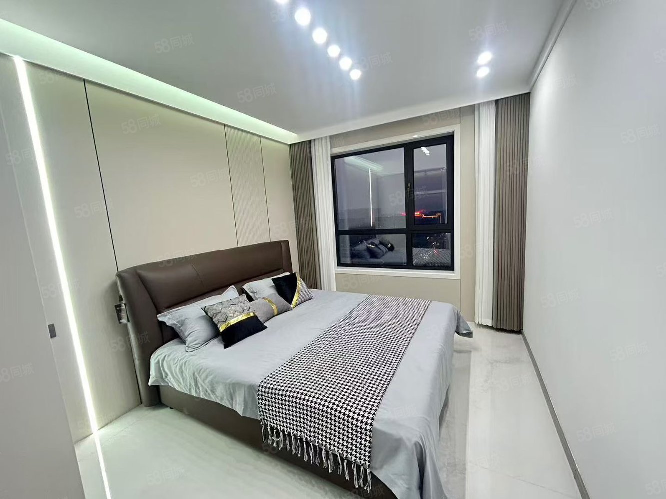 居然世界里2室2厅1卫82.41㎡南北39.8万