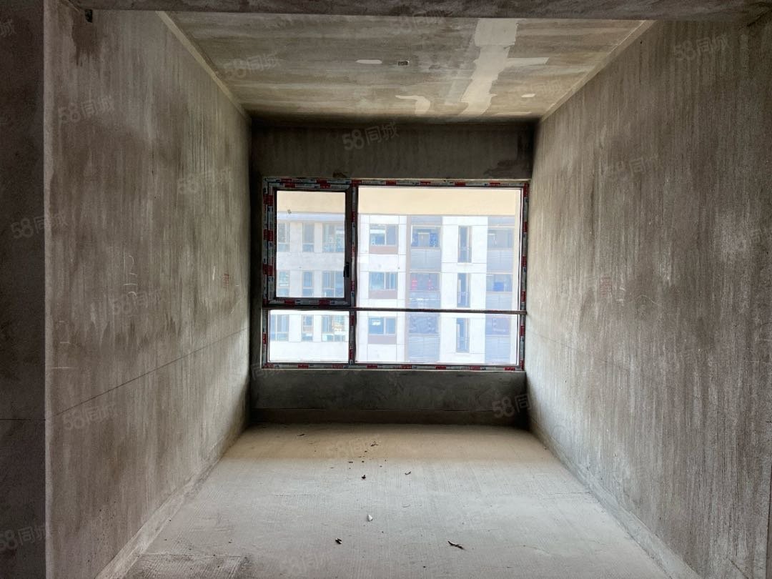 国瑞麓林府4室2厅3卫143㎡南北125万