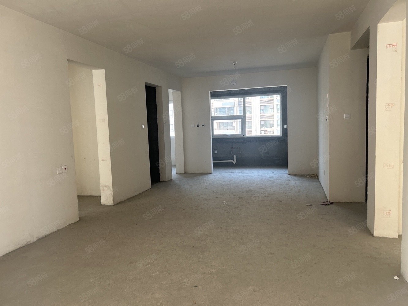 嘉祥龙城华府3室2厅2卫133㎡南85万